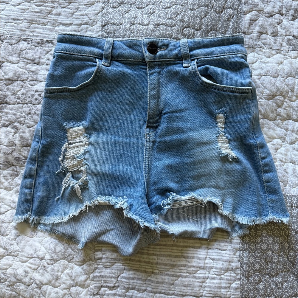 FITJEANS Distressed Denim Shorts